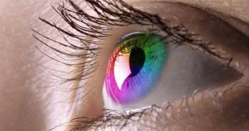 Από πού πρέπει να προμηθευτώ έγχρωμους φακούς ειδικών εφέ;