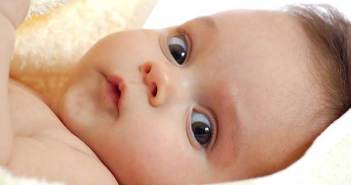 Θα χρειαστούν γυαλιά οράσεως τα βρέφη του καλοκαιριού;