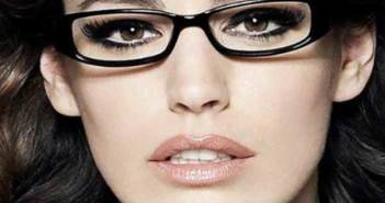 Συμβουλές μακιγιάζ για τις γυναίκες που φορούν γυαλιά