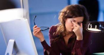 Πόσο κακό μπορεί να κάνει ο υπολογιστής στα μάτια;