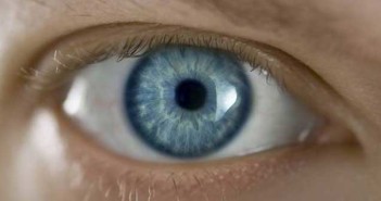 Γιατί «πετάει» το μάτι μου;