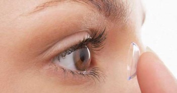 Οι φακοί επαφής που «ζουμάρουν» όταν θέλεις