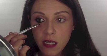 Τέσσερις τρόποι για να φορέσετε eyeliner