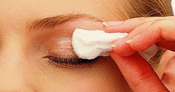 Πείτε αντίο στα πρησμένα μάτια με ένα μήλο