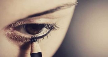 Πώς να βάζετε σωστά το μολύβι ματιών