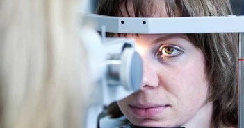 Νέα έρευνα: Το διάβασμα και η τηλεόραση δεν προκαλούν μυωπία