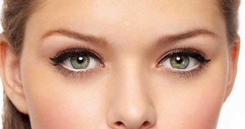 Να πώς να περιποιηθείτε μόνες σας τα φρύδια σας