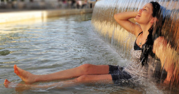 Δέκα τρόποι για να αντιμετωπίσετε τις υψηλές θερμοκρασίες του καλοκαιριού