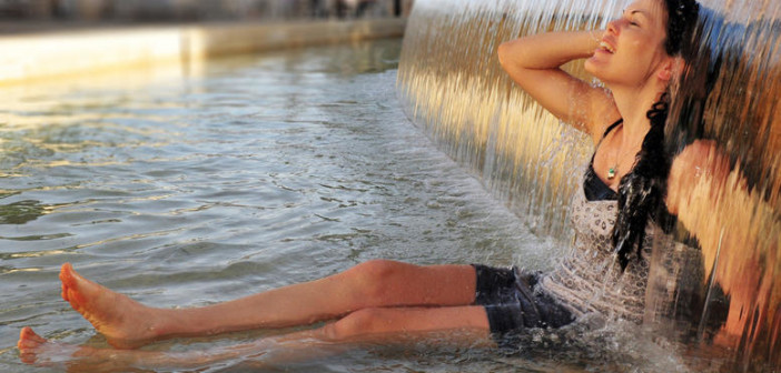 Δέκα τρόποι για να αντιμετωπίσετε τις υψηλές θερμοκρασίες του καλοκαιριού