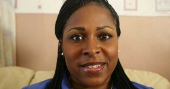 Θέλησε να αλλάξει το χρώμα των ματιών της και δείτε τι έπαθε