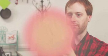 Δείτε πως βλέπει ένας άνθρωπος που χάνει την όραση του