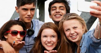 Επιλέγοντας γυαλιά ηλίου για εφήβους