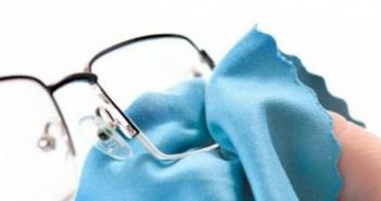 Βήματα για τον καθαρισμό των γυαλιών σας