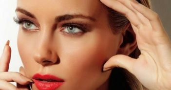 Δώστε λάμψη και φρεσκάδα στο πρόσωπό σας!