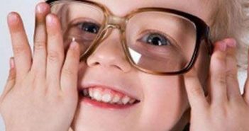 Εξεταστικές δοκιμασίες για μέτρηση γωνίας στραβισμού σε μικρά παιδιά